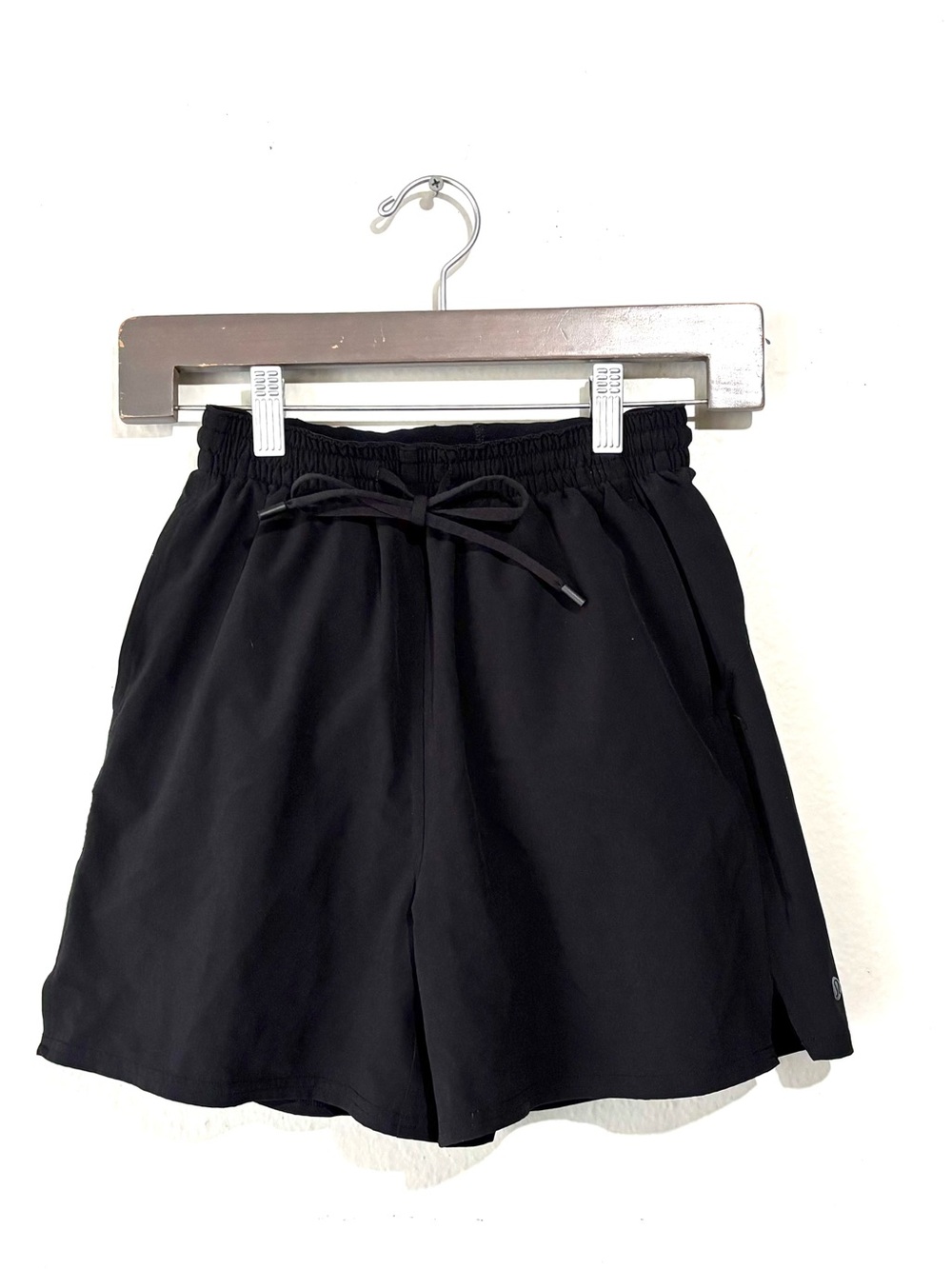 Lululemon Feeling Femme Short 5"
Black Size 2 - Picture 3 of 7